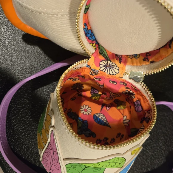 StitchShoppe Loungefly Alice In Wonderland CaterpillerMushroom CrossbodyBag NWOT - Picture 12 of 15